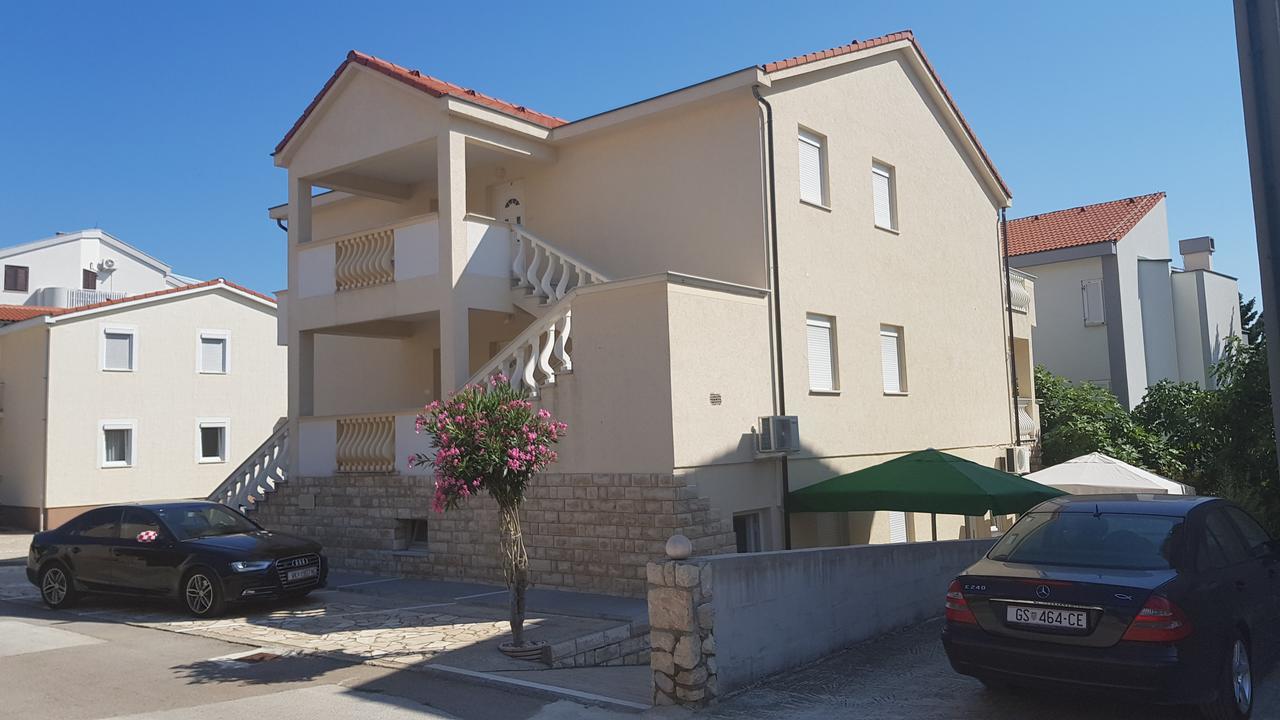 Apartments Mislav Novalja Εξωτερικό φωτογραφία