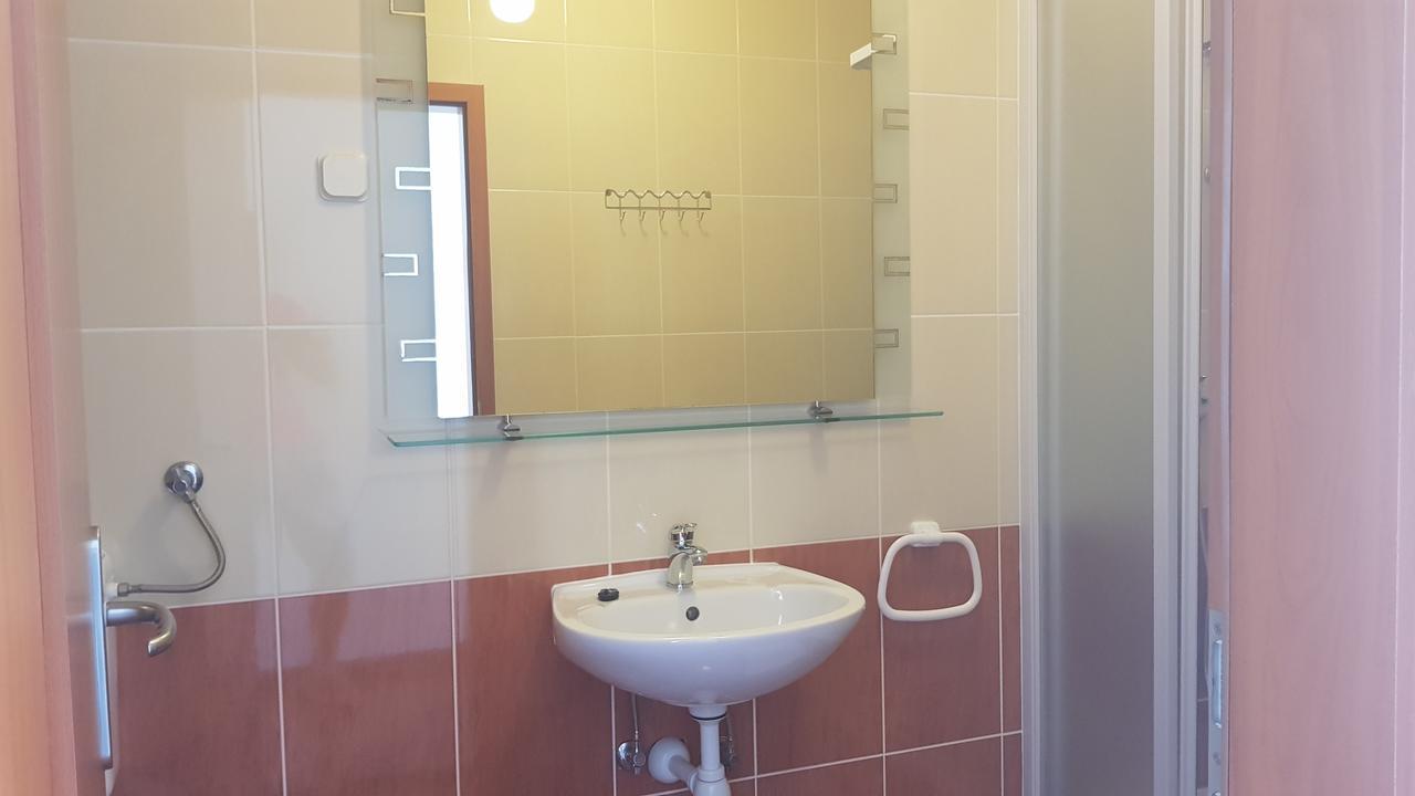 Apartments Mislav Novalja Εξωτερικό φωτογραφία