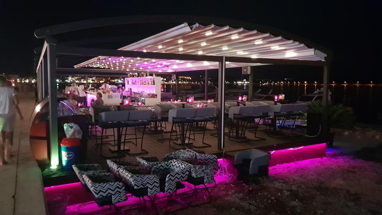 Apartments Mislav Novalja Εξωτερικό φωτογραφία