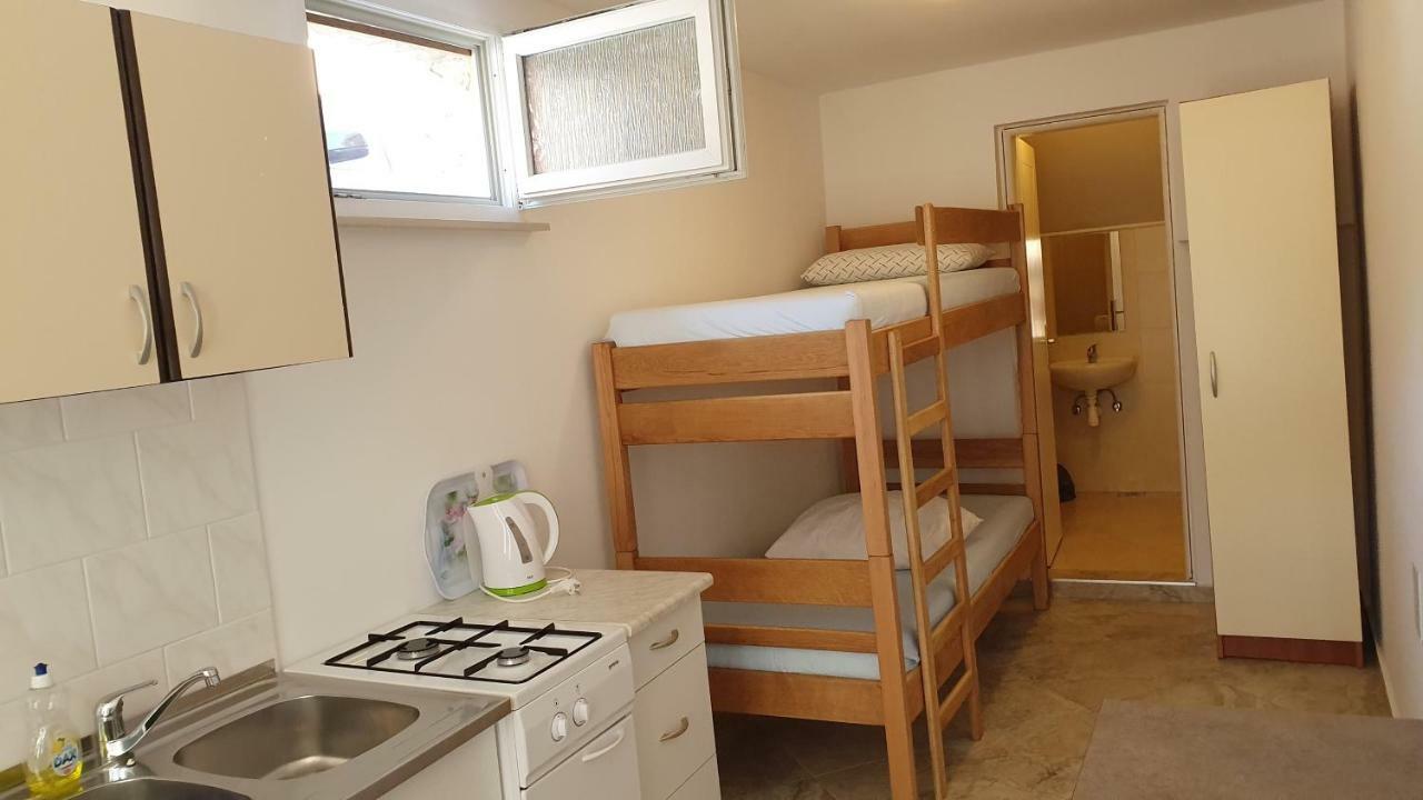 Apartments Mislav Novalja Εξωτερικό φωτογραφία