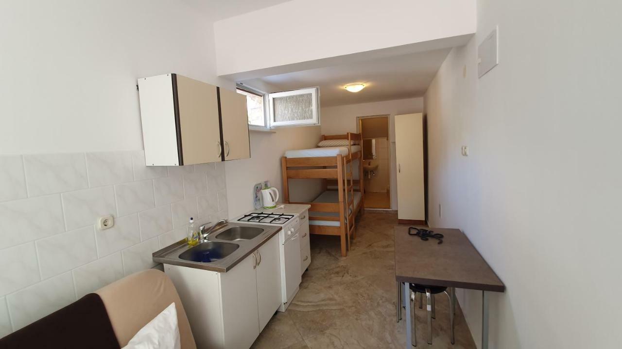 Apartments Mislav Novalja Εξωτερικό φωτογραφία
