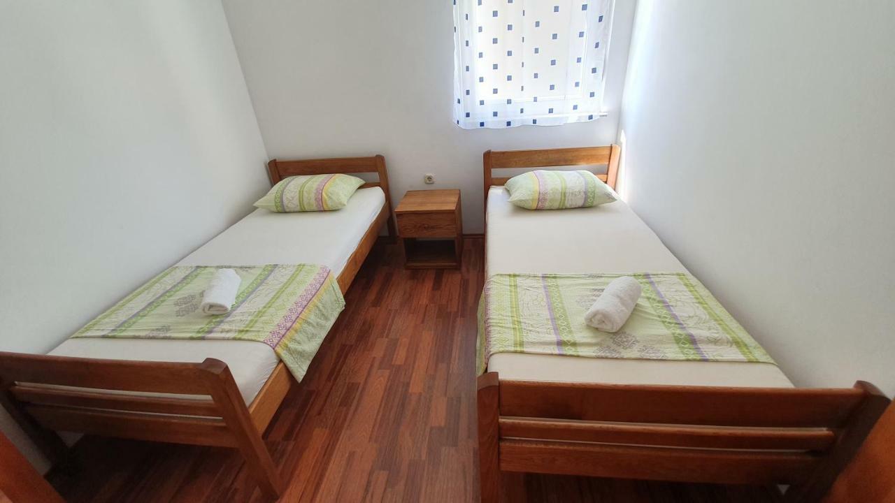 Apartments Mislav Novalja Εξωτερικό φωτογραφία